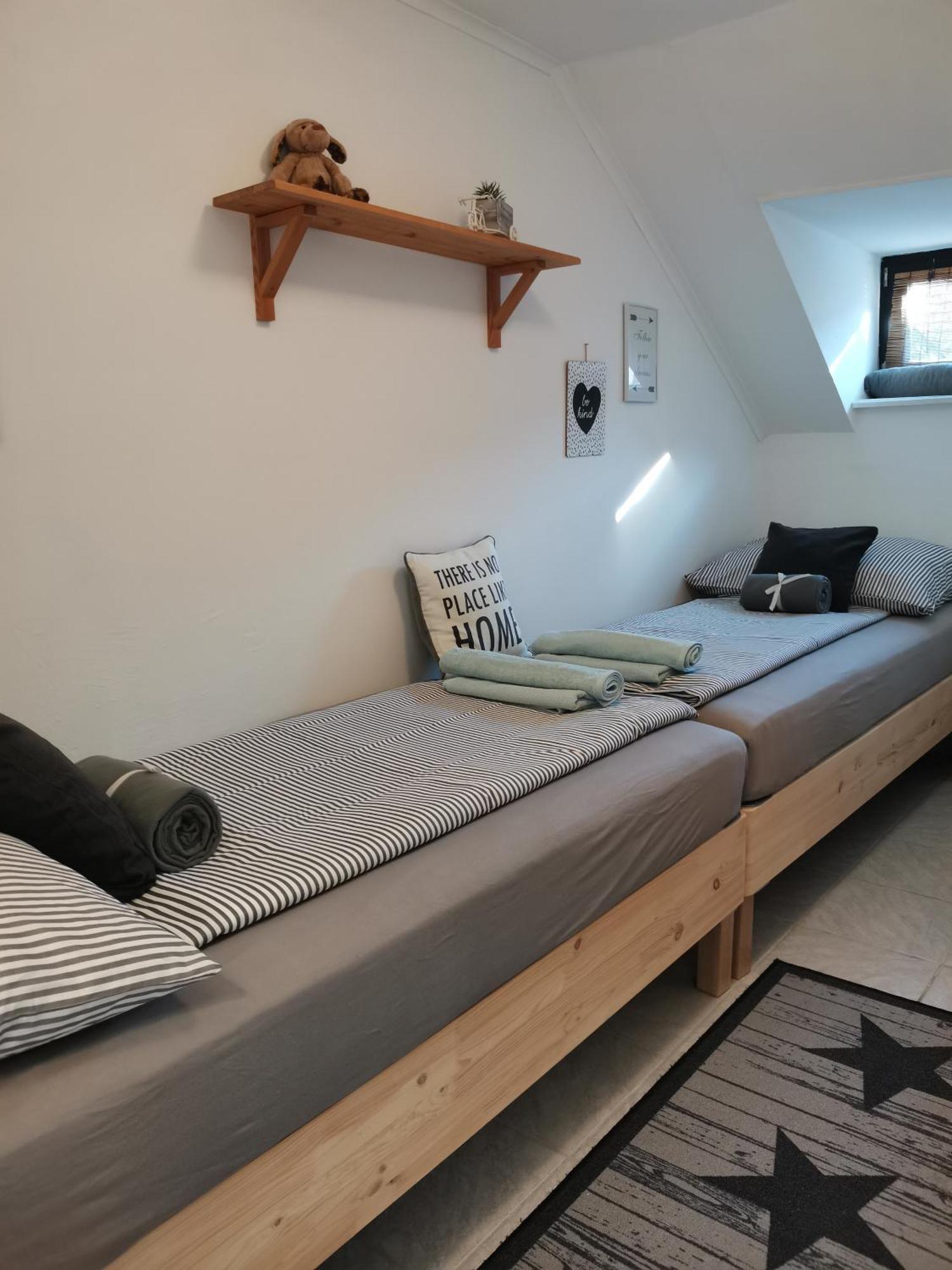 אגר Apartman Rose מראה חיצוני תמונה